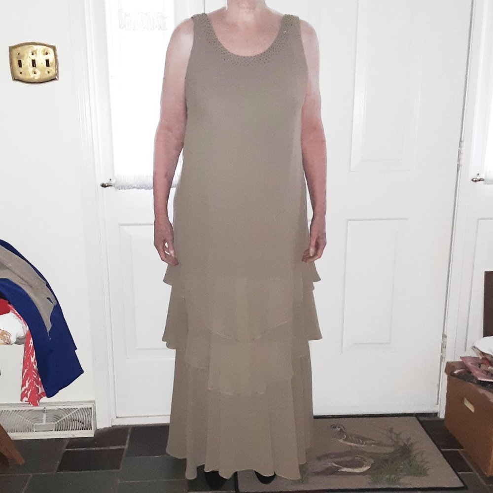 Obsessions Couture 3-tiered gown